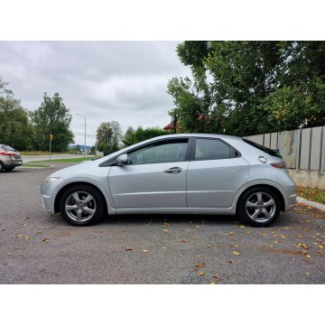 Honda Civic 2010,  1.3 benzyna - Na sprzedaż za 18 900 zł - Nowy Sącz - zdjęcie 8