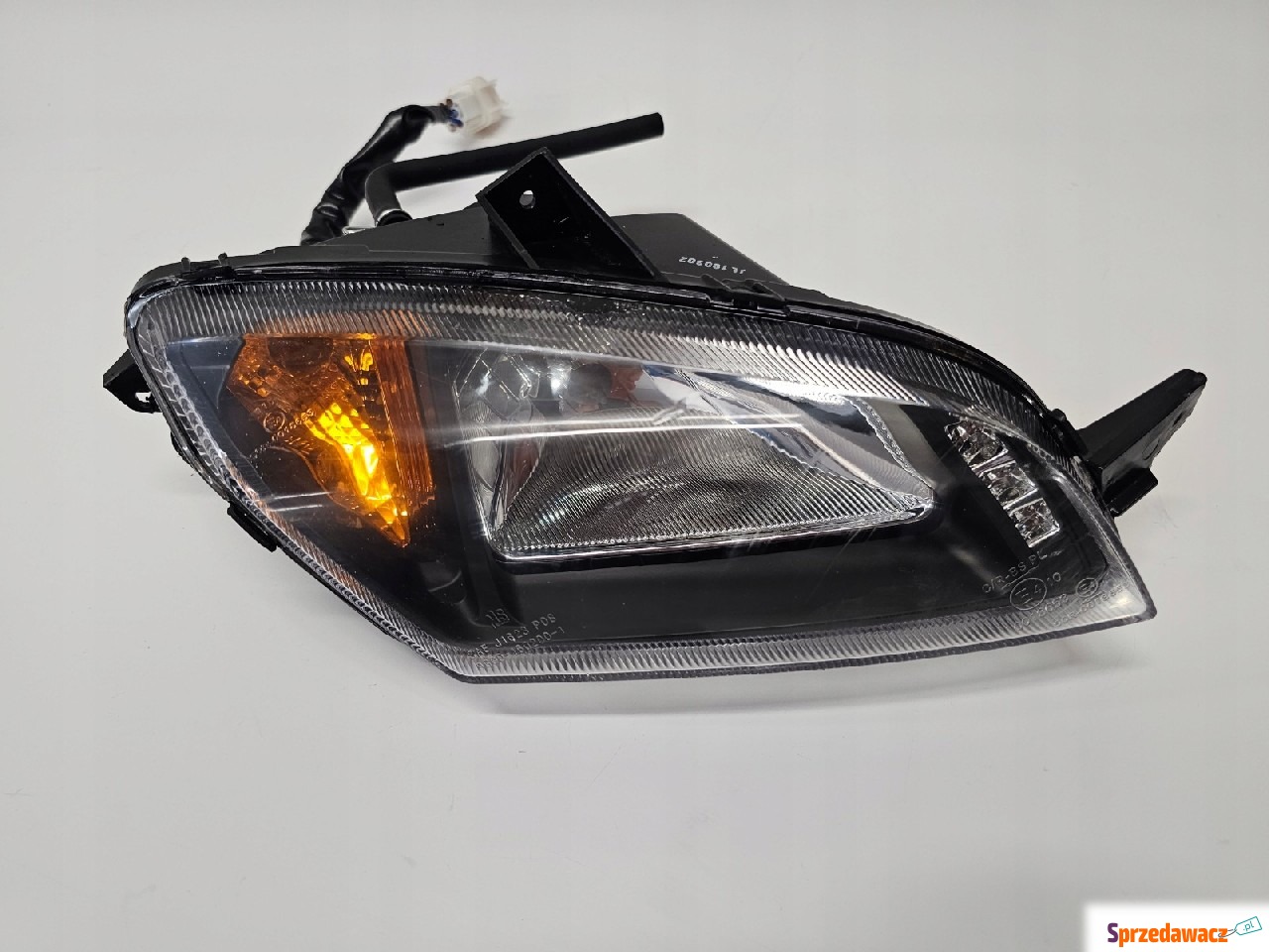 Lampa Cf Moto CForce 520/520L prawy...