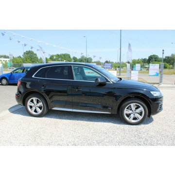 Audi Q5  SUV 2017,  2.0 benzyna, automat - Na sprzedaż za 109 899 zł - Warszawa - zdjęcie 5