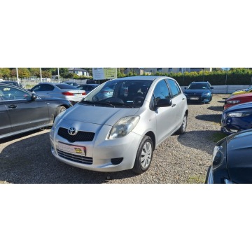 Toyota Yaris  Hatchback 2008,  1.0 benzyna - Na sprzedaż za 10 900 zł - Częstochowa - zdjęcie 2