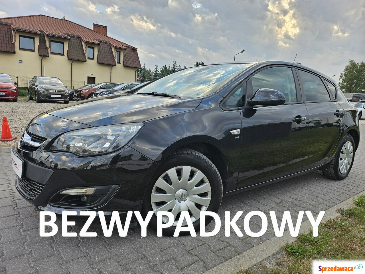 Opel Astra - Navi // pół skóra...