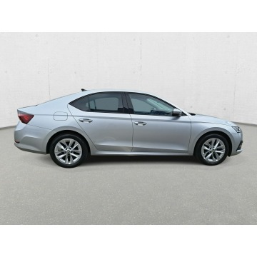 Skoda Octavia  Hatchback 2022,  1.5 benzyna - Na sprzedaż za 75 900 zł - Stalowa Wola - zdjęcie 4