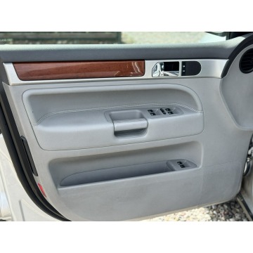 Volkswagen Touareg  SUV 2006,  3.0 diesel, automat - Na sprzedaż za 17 900 zł - Reda - zdjęcie 12