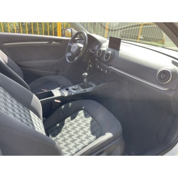 Audi A3  Hatchback 2012,  1.6 diesel - Na sprzedaż za 35 999 zł - Gostyń - zdjęcie 7