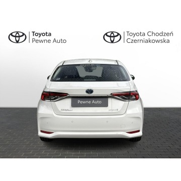 Toyota Corolla  Sedan/Limuzyna 2021,  1.8 hybryda, automat - Na sprzedaż za 76 900 zł - Warszawa - zdjęcie 4