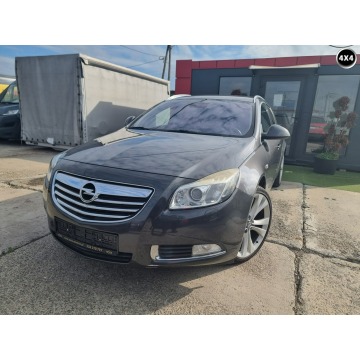 Opel Insignia - Sports Tourer 2.0 Turbo 4x4 – benzyna, 220 KM