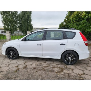 Hyundai i30 2012,  1.6 diesel - Na sprzedaż za 13 999 zł - Gostyń - zdjęcie 3