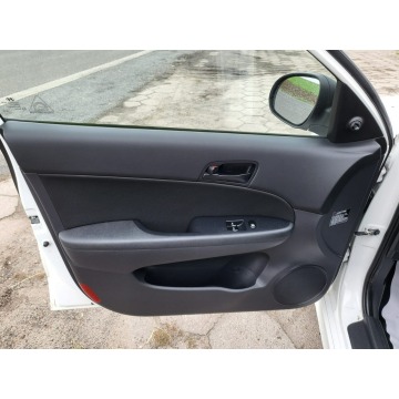 Hyundai i30 2012,  1.6 diesel - Na sprzedaż za 13 999 zł - Gostyń - zdjęcie 11
