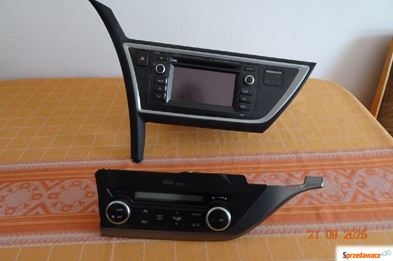 Zesataw radio, pamel sterowania...