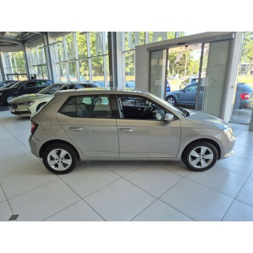 Skoda Fabia  Liftback 2018,  1.0 benzyna - Na sprzedaż za 25 900 zł - Kraków - zdjęcie 5