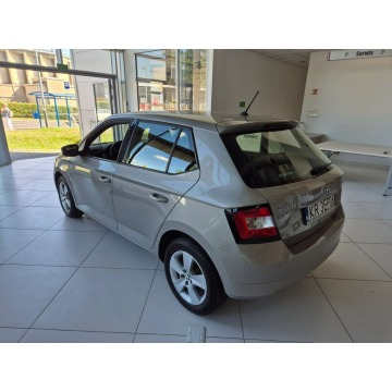 Skoda Fabia  Liftback 2018,  1.0 benzyna - Na sprzedaż za 25 900 zł - Kraków - zdjęcie 6