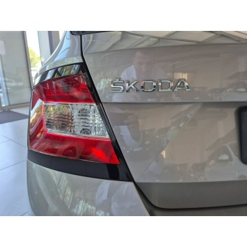 Skoda Fabia  Liftback 2018,  1.0 benzyna - Na sprzedaż za 25 900 zł - Kraków - zdjęcie 11