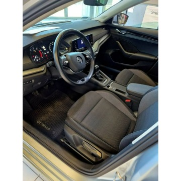 Skoda Octavia  Sedan/Limuzyna 2022,  1.5 benzyna - Na sprzedaż za 73 900 zł - Kraków - zdjęcie 11