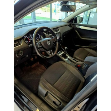 Skoda Octavia 2019,  1.5 benzyna - Na sprzedaż za 61 900 zł - Kraków - zdjęcie 9