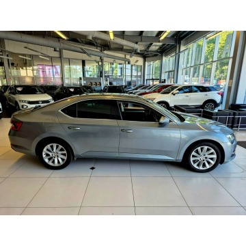 Skoda Superb  Sedan/Limuzyna 2021,  1.5 benzyna - Na sprzedaż za 69 900 zł - Kraków - zdjęcie 2