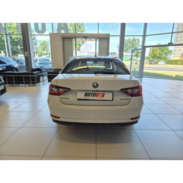 Skoda Superb  Sedan/Limuzyna 2018,  2.0 diesel, automat - Na sprzedaż za 74 900 zł - Kraków - zdjęcie 4