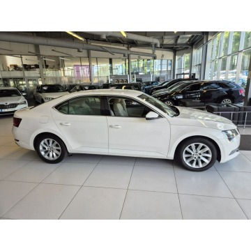 Skoda Superb  Sedan/Limuzyna 2018,  2.0 diesel, automat - Na sprzedaż za 74 900 zł - Kraków - zdjęcie 2