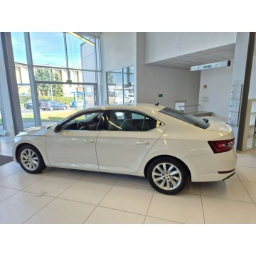Skoda Superb  Sedan/Limuzyna 2018,  2.0 diesel, automat - Na sprzedaż za 74 900 zł - Kraków - zdjęcie 6