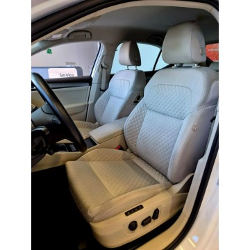 Skoda Superb  Sedan/Limuzyna 2018,  2.0 diesel, automat - Na sprzedaż za 74 900 zł - Kraków - zdjęcie 10