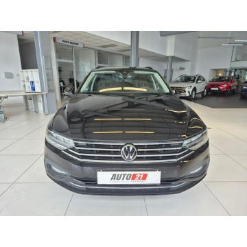 Volkswagen Passat 2022,  2.0 benzyna, automat - Na sprzedaż za 84 900 zł - Kraków - zdjęcie 2