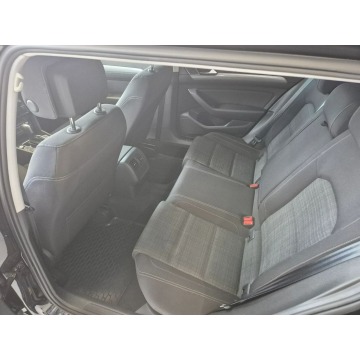 Volkswagen Passat 2022,  2.0 benzyna, automat - Na sprzedaż za 84 900 zł - Kraków - zdjęcie 12