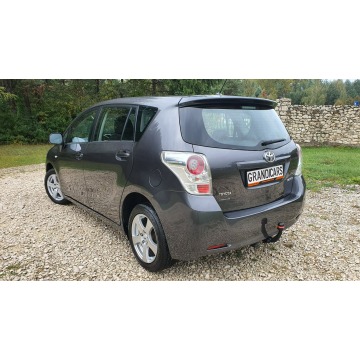 Toyota Verso  Minivan/Van 2011,  1.8 benzyna - Na sprzedaż za 26 999 zł - Chmielnik - zdjęcie 4