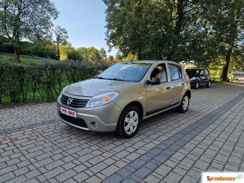 Dacia Sandero  Hatchback 2011,  1.1 benzyna+LPG - Na sprzedaż za 13 900 zł - Nowy Sącz