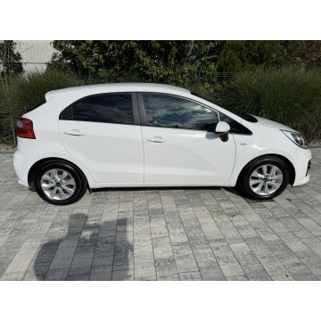 Kia Rio  Hatchback 2015,  1.2 benzyna - Na sprzedaż za 28 400 zł - Poznań - zdjęcie 4