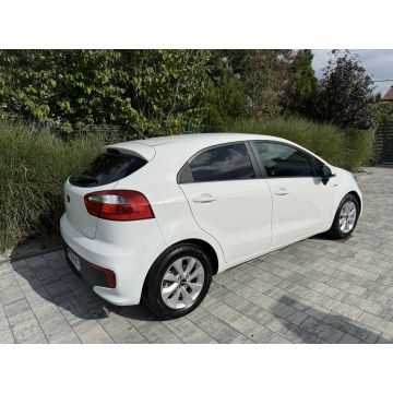 Kia Rio  Hatchback 2015,  1.2 benzyna - Na sprzedaż za 28 400 zł - Poznań - zdjęcie 6