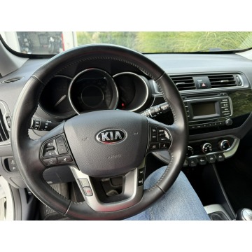 Kia Rio  Hatchback 2015,  1.2 benzyna - Na sprzedaż za 28 400 zł - Poznań - zdjęcie 10