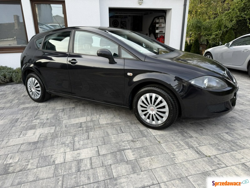 Seat Leon  Liftback 2008,  1.6 benzyna - Na sprzedaż za 16 900 zł - Poznań