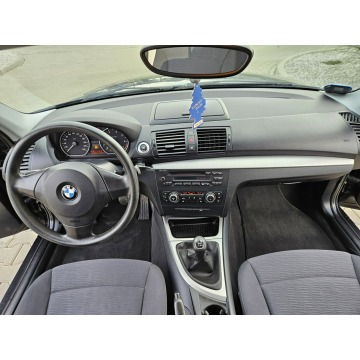 BMW Seria 1  Hatchback 2010,  2.0 benzyna - Na sprzedaż za 15 900 zł - Strzegom - zdjęcie 9