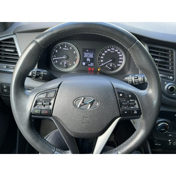 Hyundai Tucson  SUV 2018,  1.6 benzyna - Na sprzedaż za 64 999 zł - Gostyń - zdjęcie 11