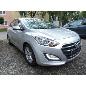 Hyundai i30  Hatchback 2015,  1.4 benzyna - Na sprzedaż za 35 500 zł - Bydgoszcz - zdjęcie 2