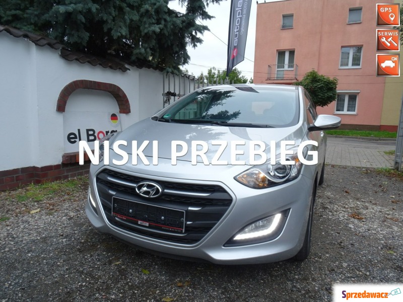 Hyundai i30  Hatchback 2015,  1.4 benzyna - Na sprzedaż za 35 500 zł - Bydgoszcz