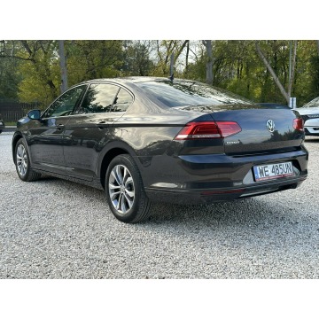Volkswagen Passat  Sedan/Limuzyna 2018,  2.0 diesel, automat - Na sprzedaż za 67 800 zł - Pęcice - zdjęcie 6