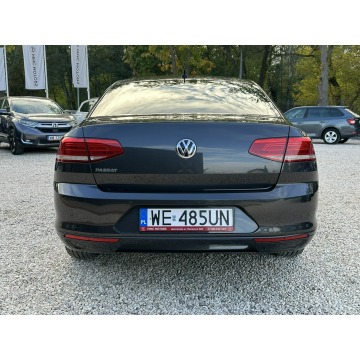 Volkswagen Passat  Sedan/Limuzyna 2018,  2.0 diesel, automat - Na sprzedaż za 67 800 zł - Pęcice - zdjęcie 7