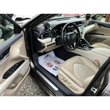 Toyota Camry  Sedan/Limuzyna 2020,  2.5 hybryda, automat - Na sprzedaż za 126 900 zł - Rydułtowy - zdjęcie 9