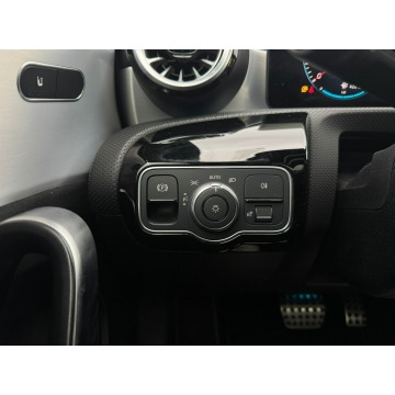Mercedes - Benz A-klasa  Hatchback 2022,  2.0 benzyna, automat - Na sprzedaż za 149 900 zł - Łódź - zdjęcie 10