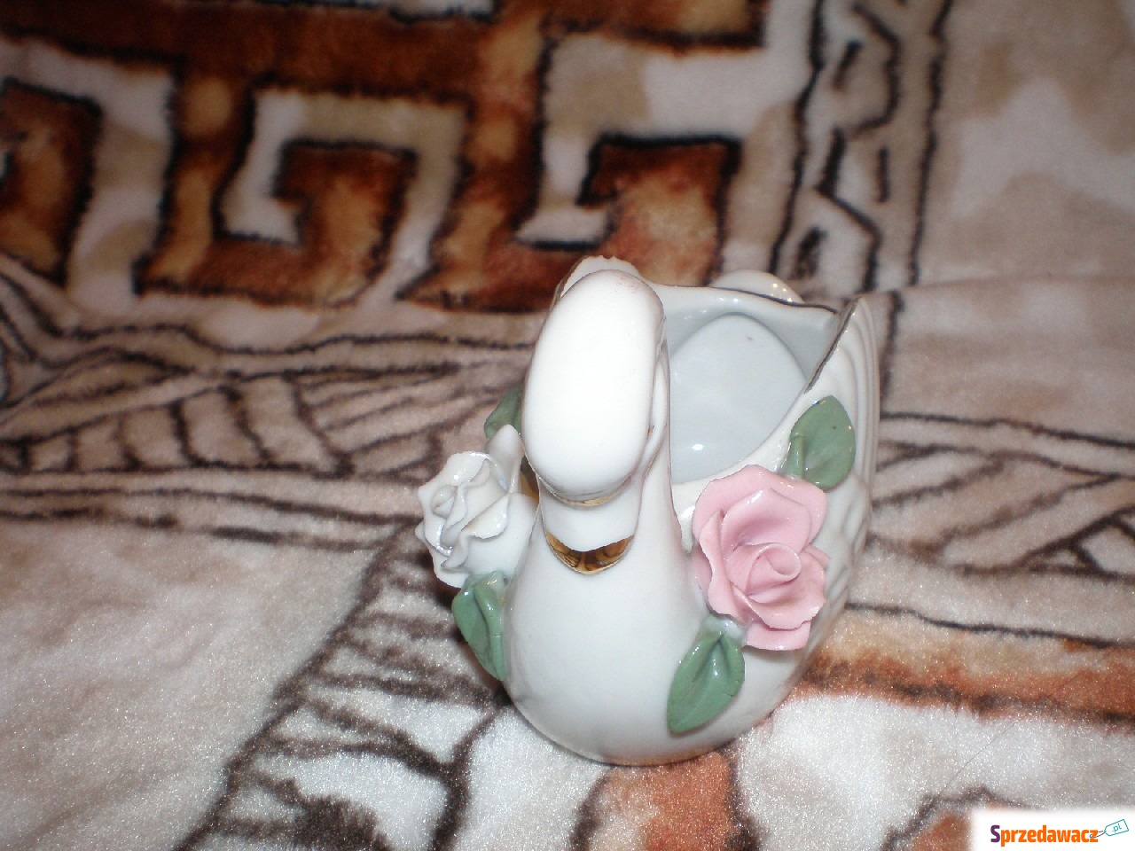 Sprzedam figurkę ceramiczną bi...