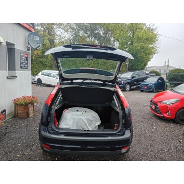 Ford Focus  Hatchback 2006,  1596.0 benzyna - Na sprzedaż za 6 900,00 zł - Janów Lubelski - zdjęcie 6