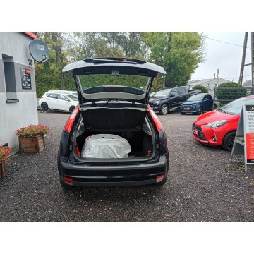 Ford Focus  Hatchback 2006,  1596.0 benzyna - Na sprzedaż za 6 900,00 zł - Janów Lubelski - zdjęcie 7