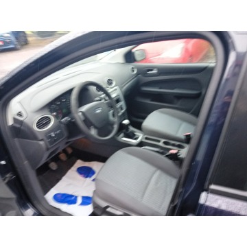 Ford Focus  Hatchback 2006,  1596.0 benzyna - Na sprzedaż za 6 900,00 zł - Janów Lubelski - zdjęcie 8