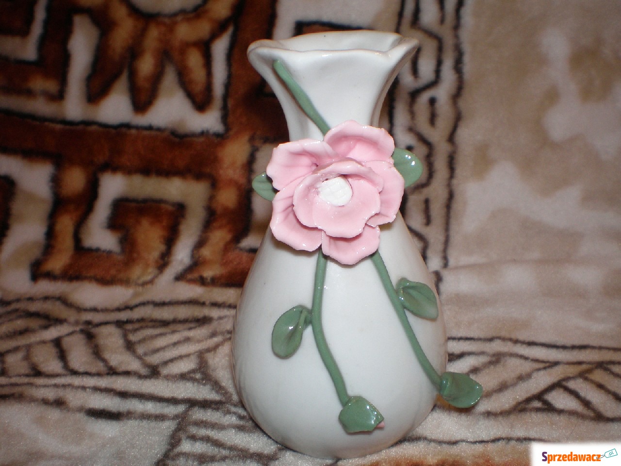 Sprzedam figurkę ceramiczną bi...