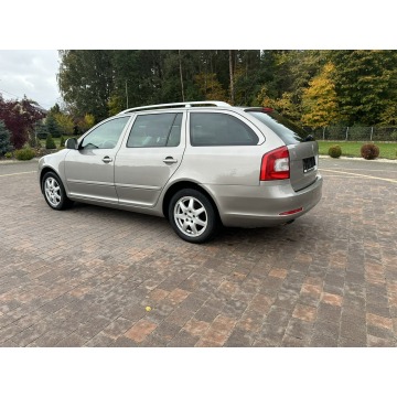 Skoda Octavia 2010,  1.8 benzyna, automat - Na sprzedaż za 17 800 zł - Lipówki - zdjęcie 6