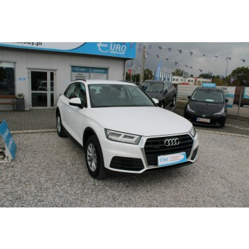 Audi Q5  SUV 2019,  2.0 diesel, automat - Na sprzedaż za 96 899 zł - Warszawa - zdjęcie 4