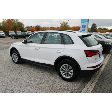 Audi Q5  SUV 2019,  2.0 diesel, automat - Na sprzedaż za 96 899 zł - Warszawa - zdjęcie 9