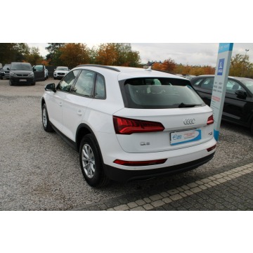 Audi Q5  SUV 2019,  2.0 diesel, automat - Na sprzedaż za 96 899 zł - Warszawa - zdjęcie 8