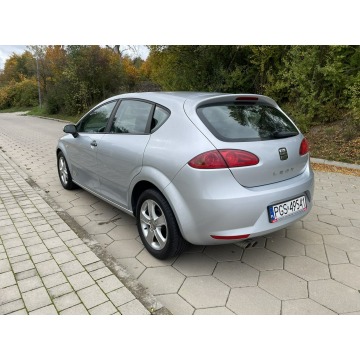 Seat Leon  Hatchback 2008,  1.9 diesel - Na sprzedaż za 14 999 zł - Gostyń - zdjęcie 4