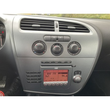 Seat Leon  Hatchback 2008,  1.9 diesel - Na sprzedaż za 14 999 zł - Gostyń - zdjęcie 10